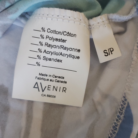 Beautiful crop top - Picture 3 of 5